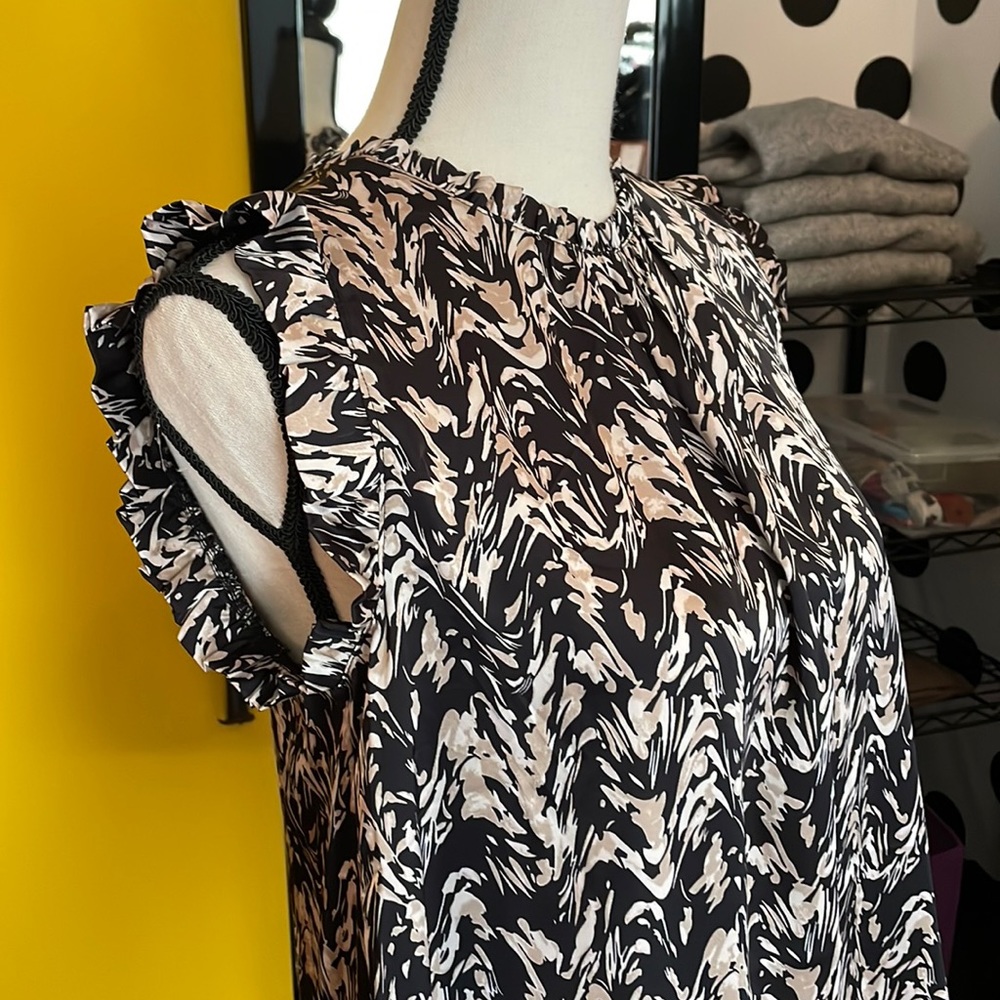 NWT Grade & Gather Satin Swirl Ruffle Tank Sleeveless Top Blouse Black